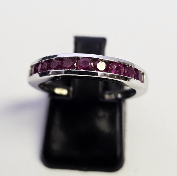 AA Burmese Rubies Ring in Platinum/Sterling Silver (Sz 7) 0.85 ctw - Picture 8 of 11